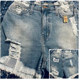 ✨NWT Vibrant M. I. U Distressed Denim Jean Shorts w Stretch